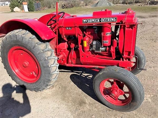 Veterantraktor - International - Harvester W14. (L 9320). Fotogen. Blästrad samt lackad. Helrenovera...